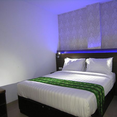 بانجارماسين Hotel Delima المظهر الخارجي الصورة